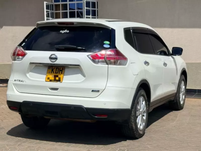 Nissan X-Trail   - 2015