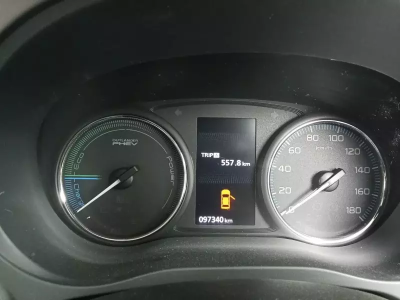 Mitsubishi OUTLANDER   - 2016