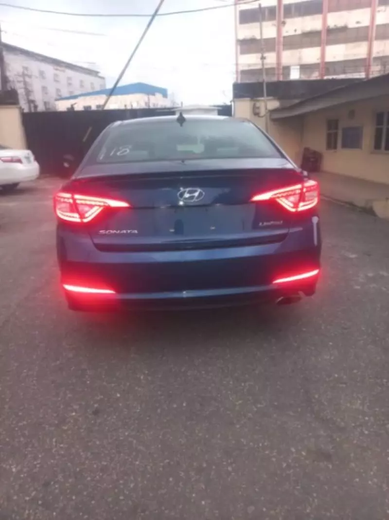 Hyundai Sonata   - 2015
