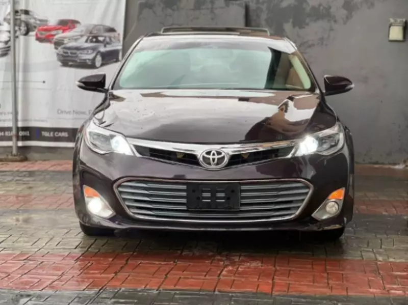 Toyota Avalon   - 2013