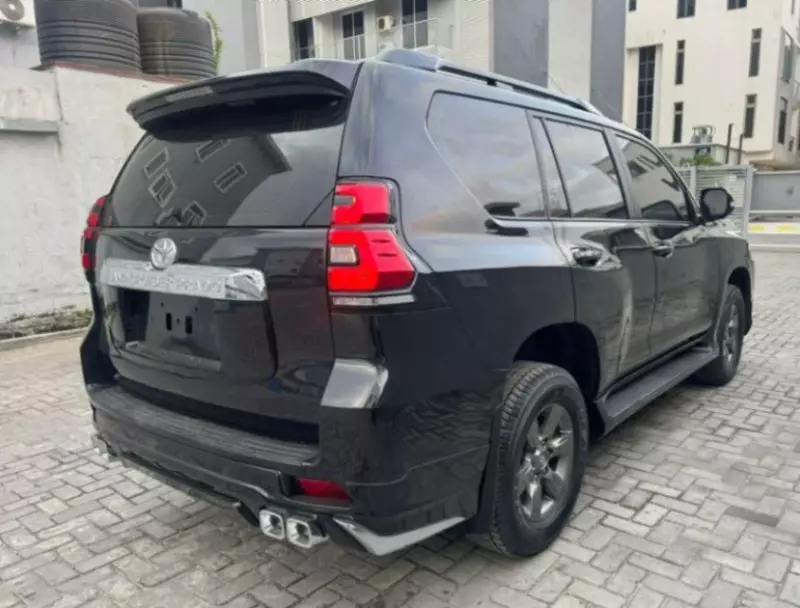Toyota Landcruiser Prado   - 2017