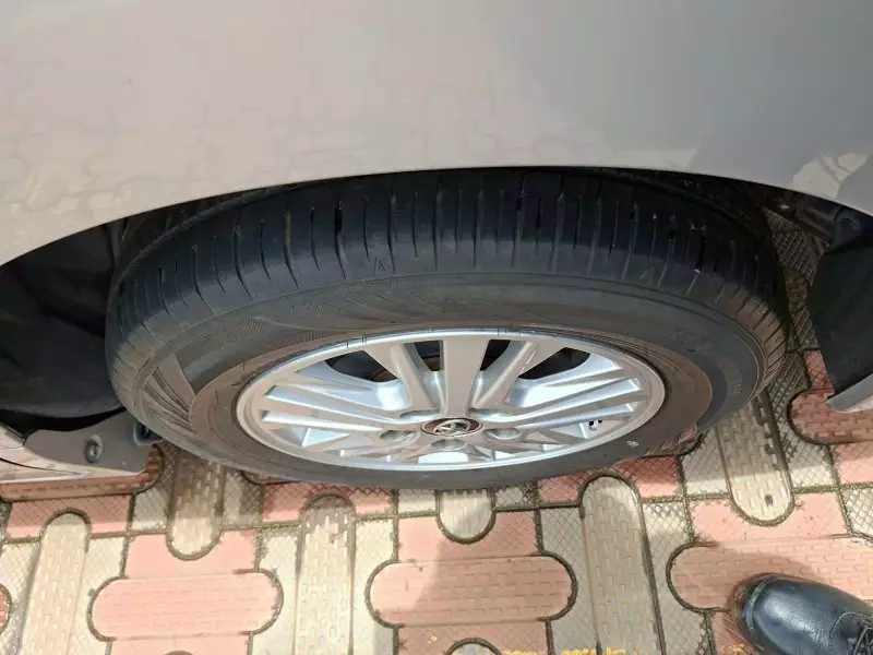 Toyota Noah   - 2014