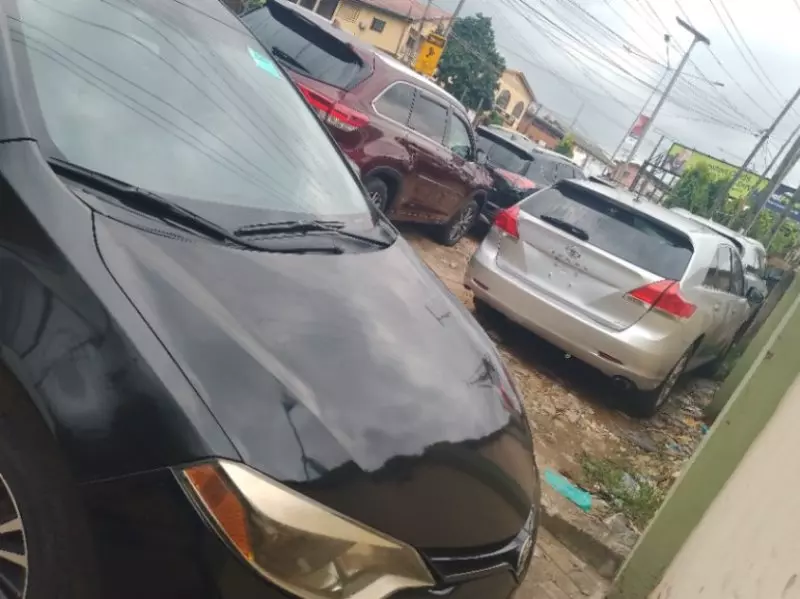 Toyota Corolla   - 2015