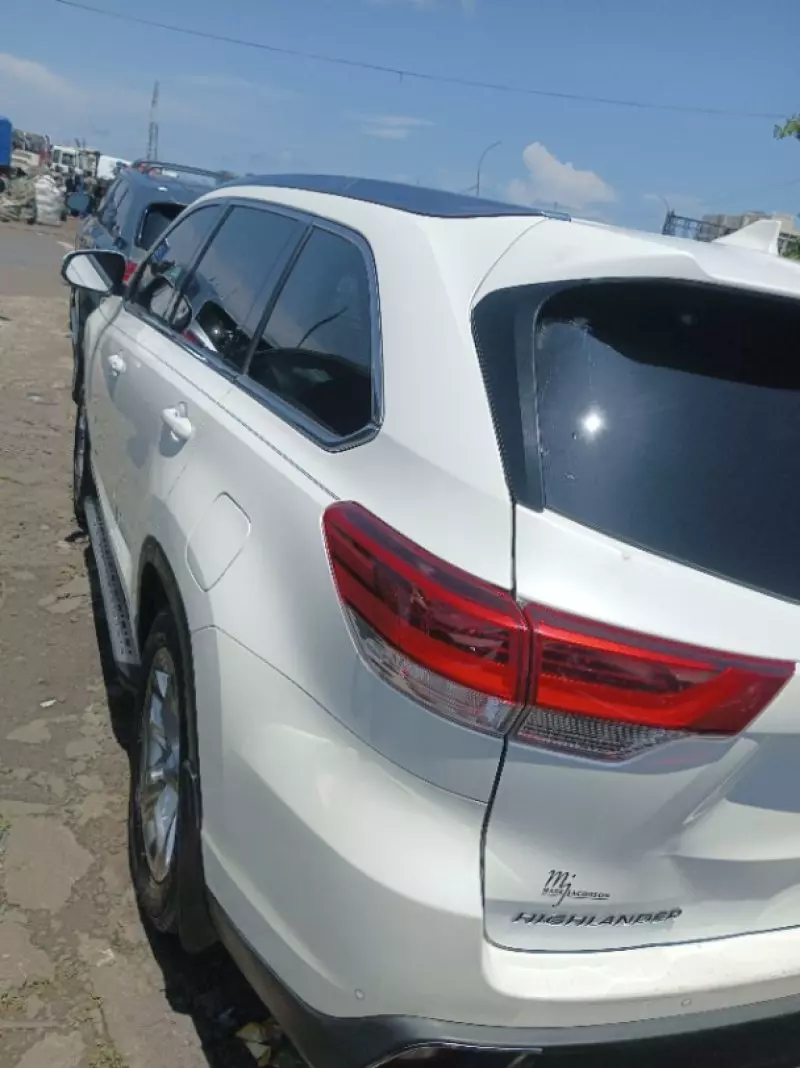 Toyota Highlander   - 2018