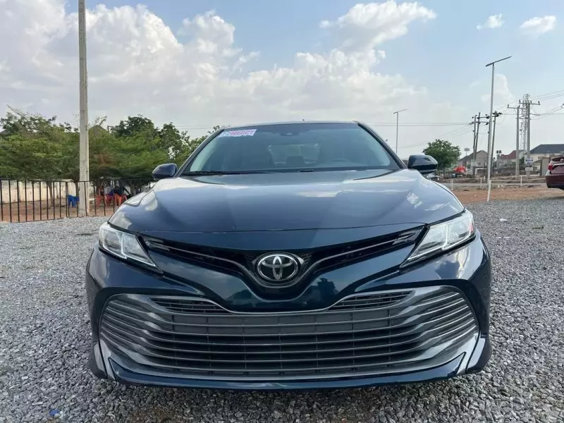 Toyota Camry   - 2018