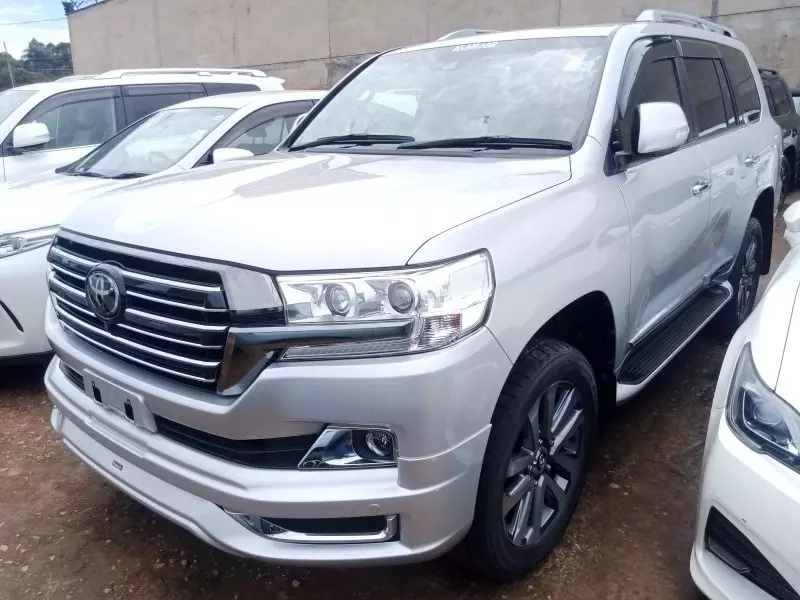 Toyota Landcruiser  V8   - 2019