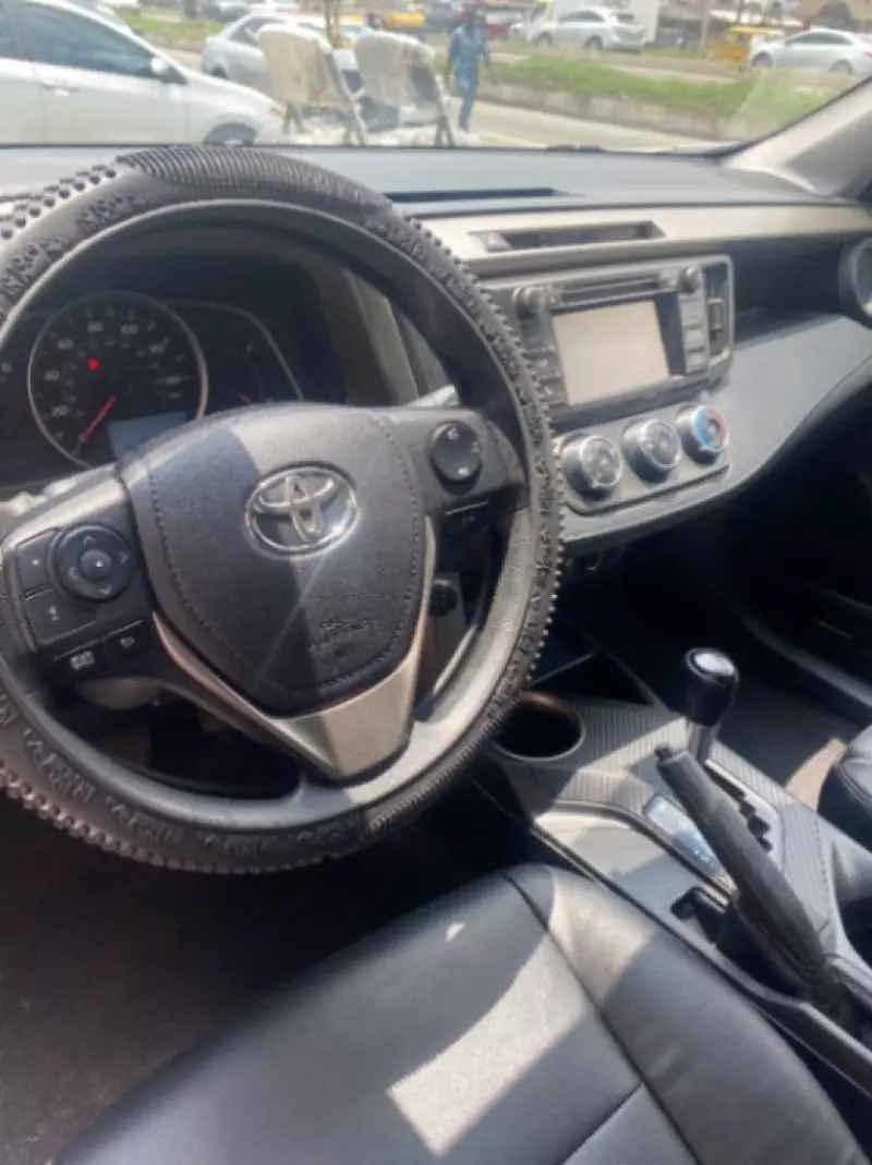 Toyota RAV 4   - 2015