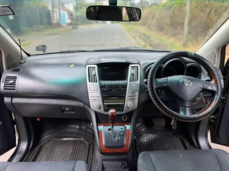 Toyota Harrier   - 2013