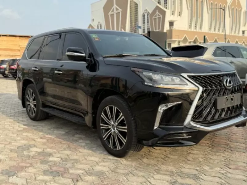 Lexus LX 570 - 2019