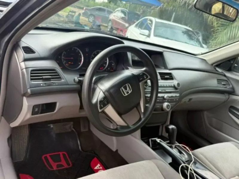 Honda Accord   - 2009