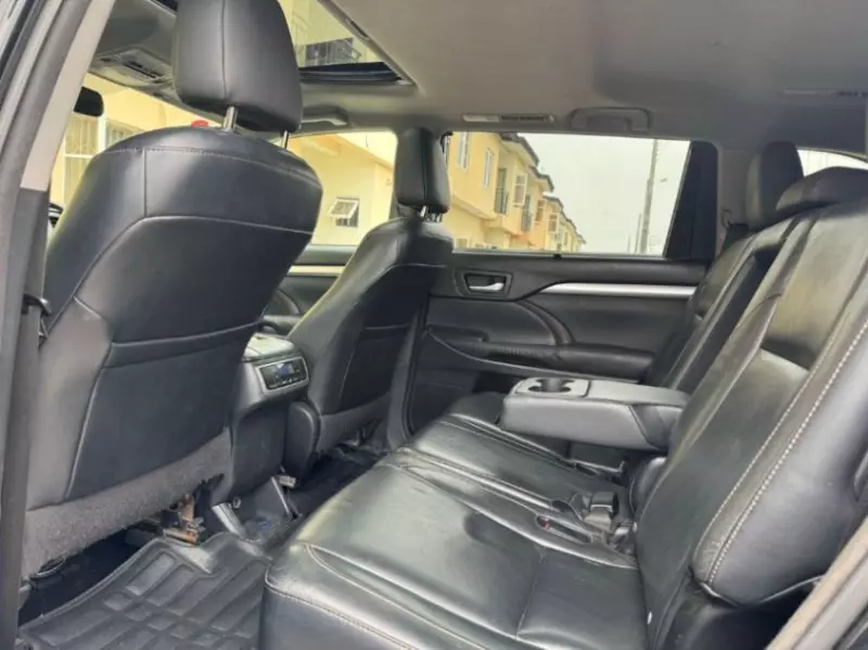 Toyota Highlander   - 2014