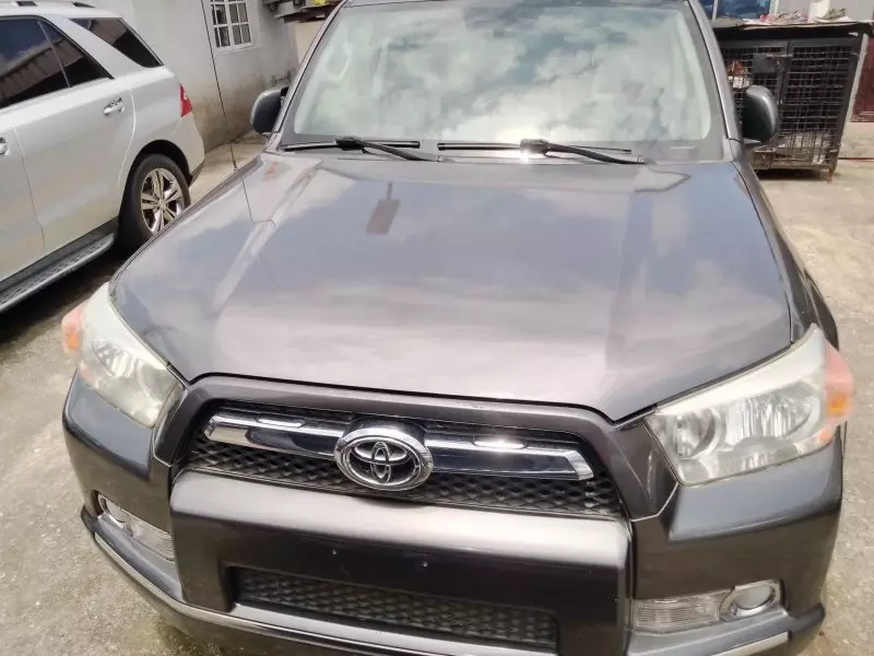 Toyota 4-Runner   - 2010