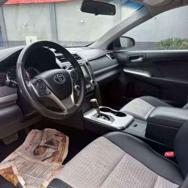 Toyota camry   - 2012
