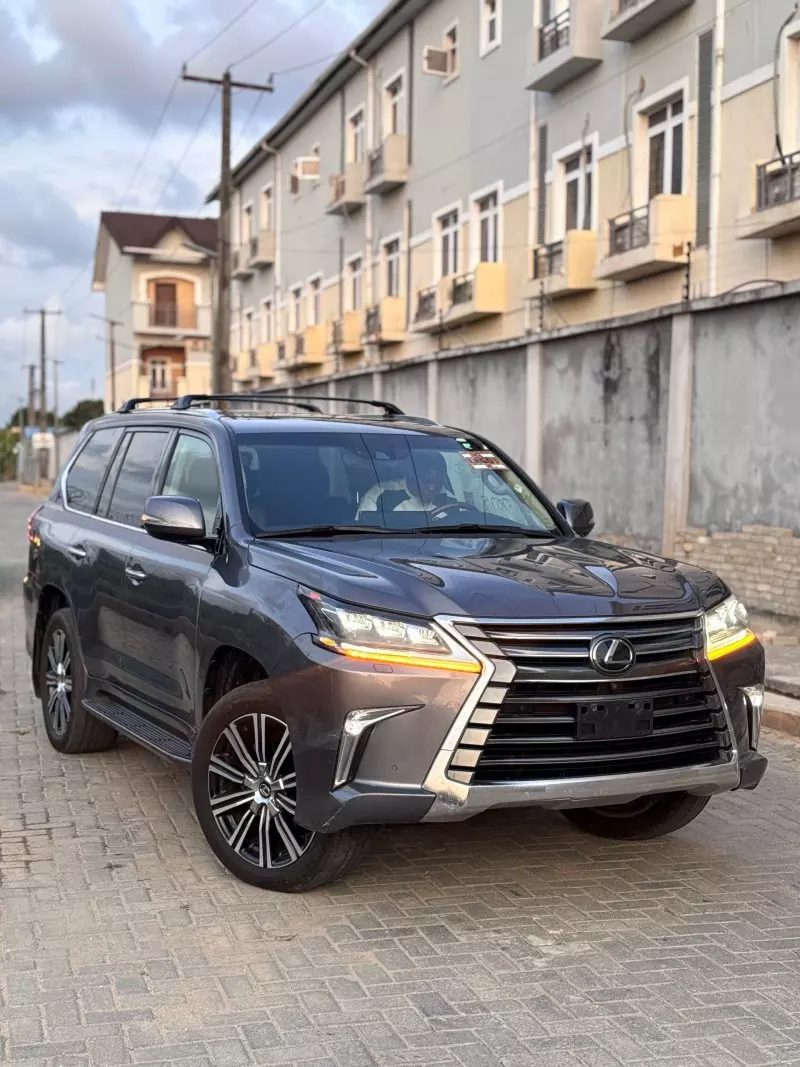 Lexus LX 570   - 2020