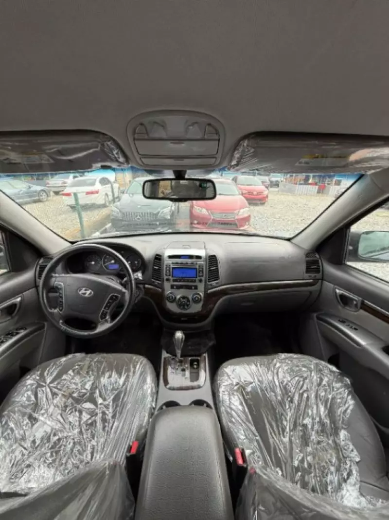 Hyundai Santa Fe - 2011