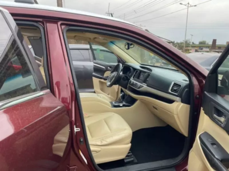 Toyota Highlander   - 2015