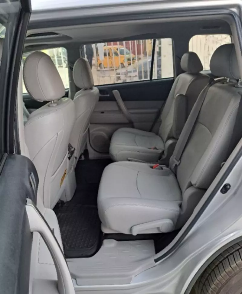 Toyota Highlander   - 2011