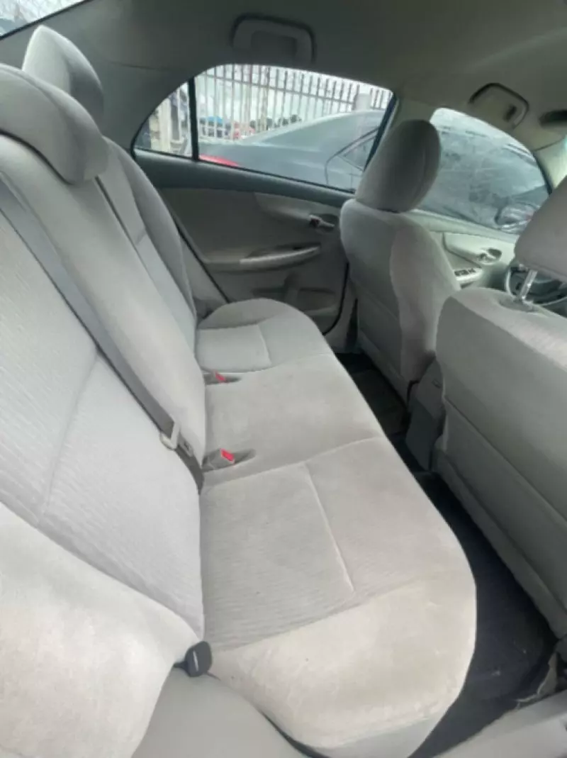 Toyota corolla   - 2010
