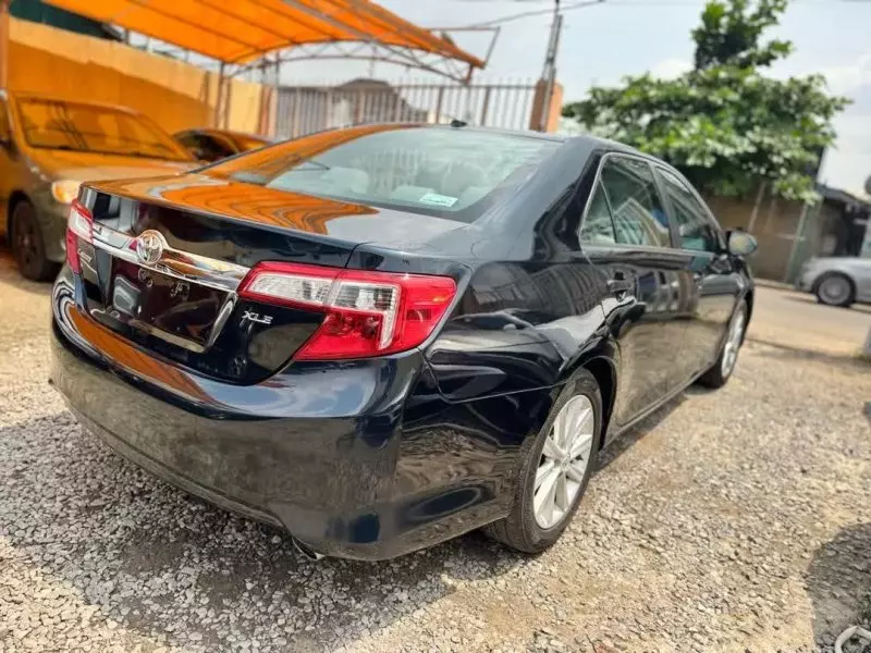 Toyota Camry   - 2012