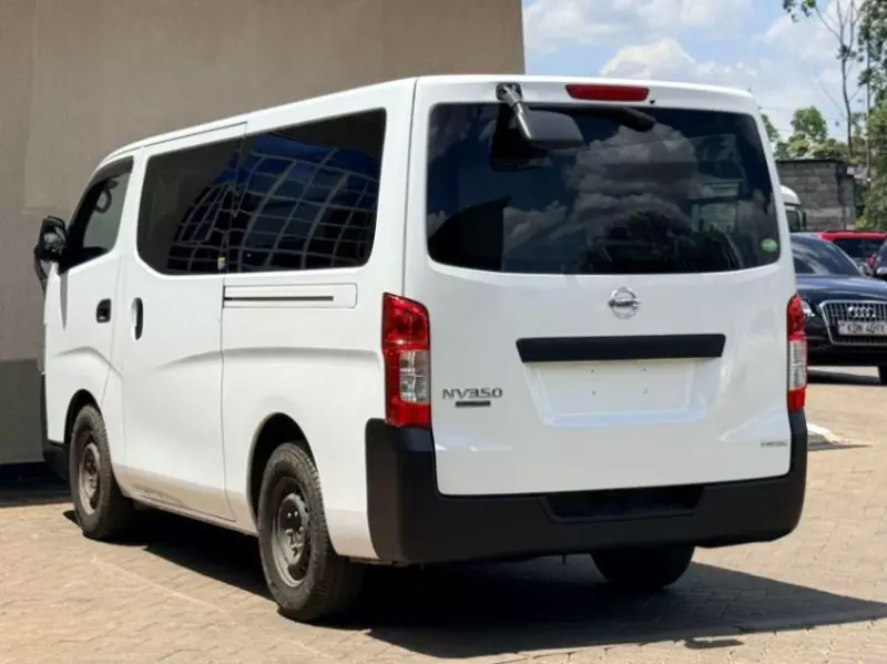 Nissan NV300   - 2019