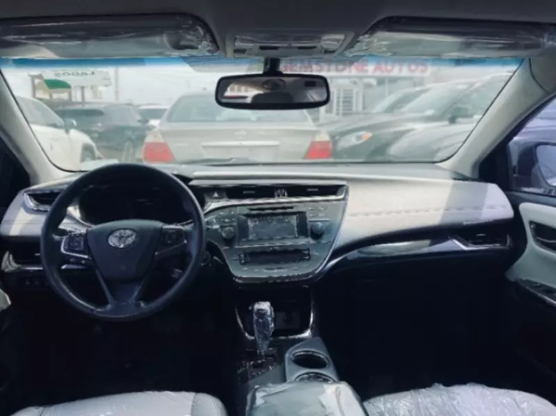 Toyota Avalon   - 2014