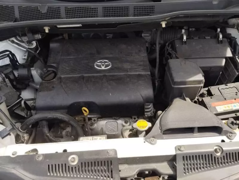 Toyota Sienna   - 2011