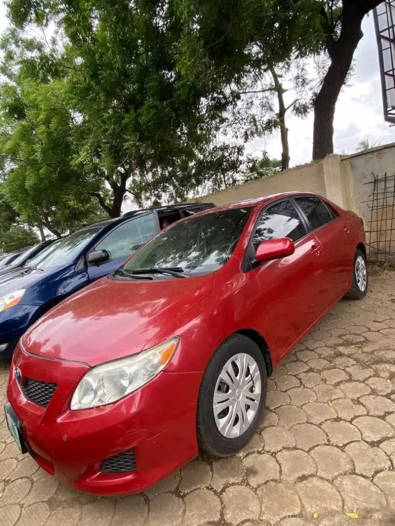 Toyota Corolla   - 2009