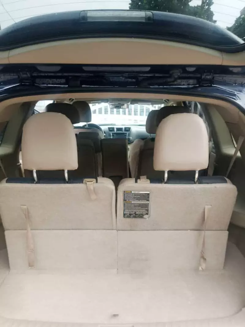 Toyota Highlander   - 2011