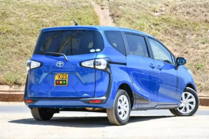 Toyota Sienta   - 2017