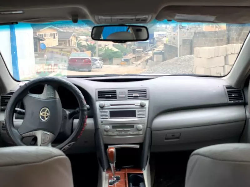 Toyota Camry   - 2010