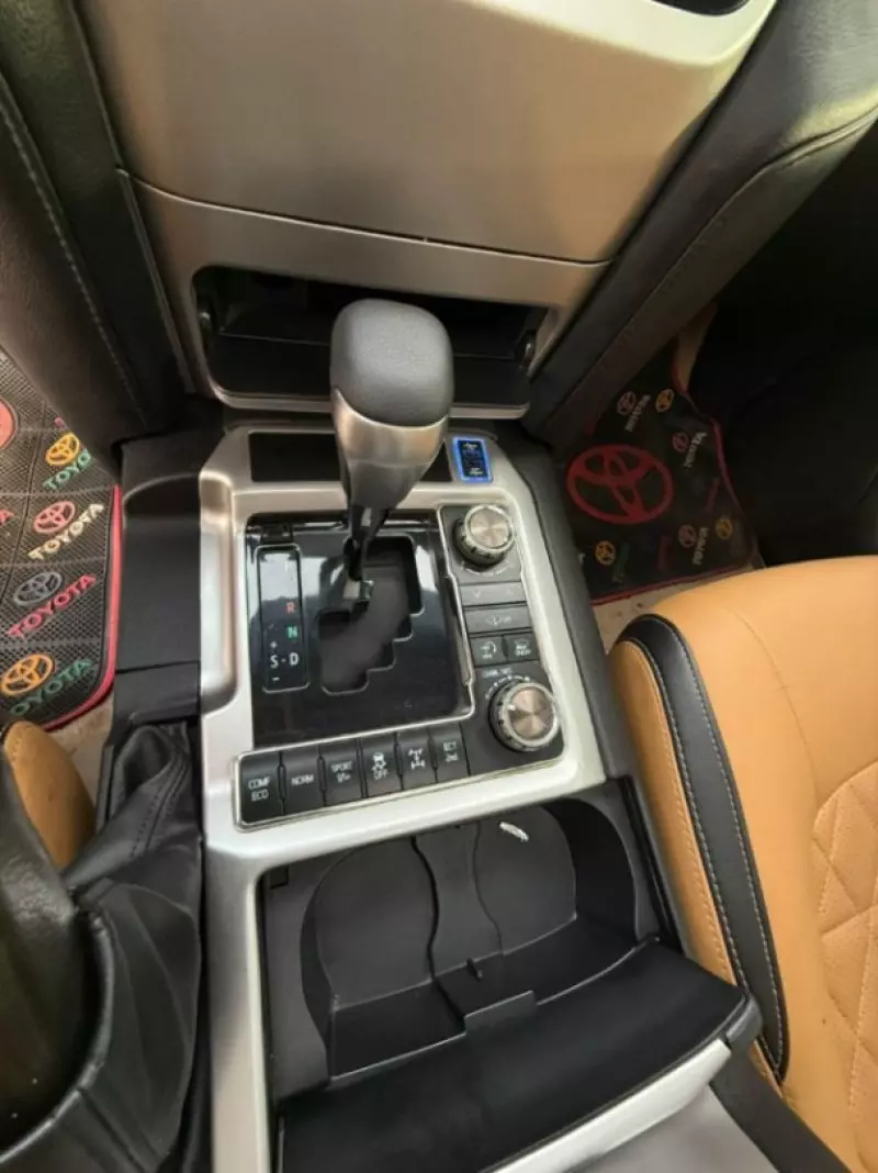 Toyota Land Cruiser   - 2008