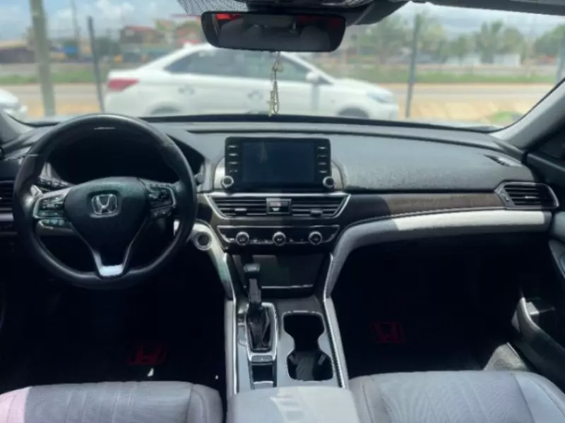 Honda Accord   - 2018
