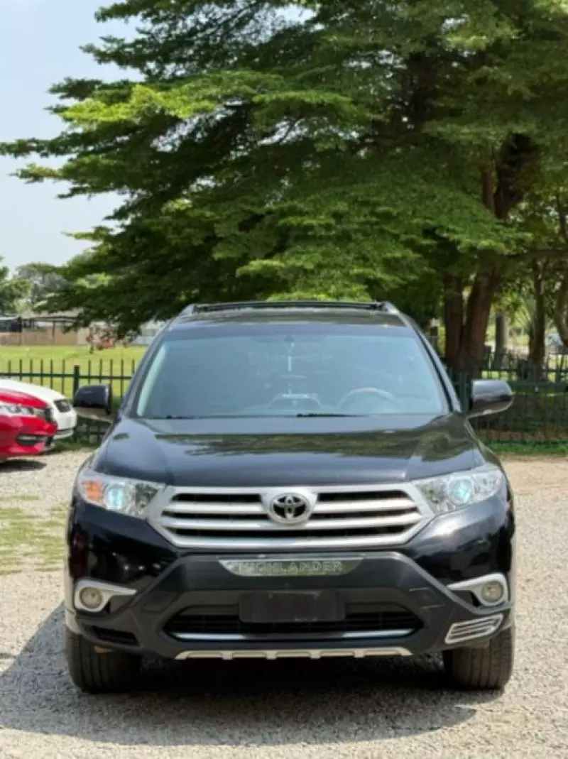 Toyota Highlander   - 2013