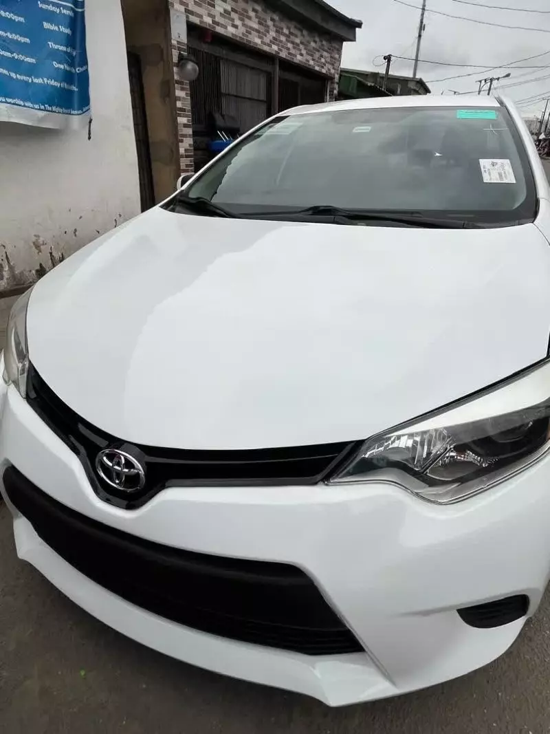 Toyota Corolla   - 2014