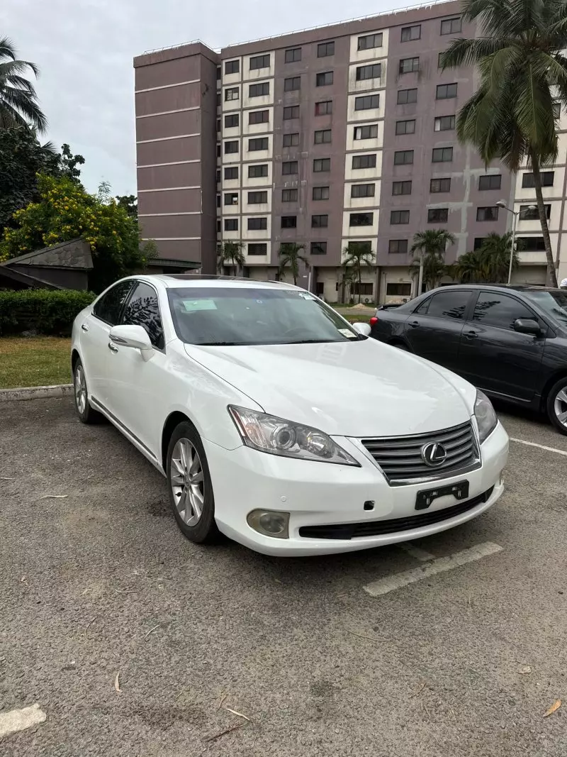 Lexus ES 350   - 2012