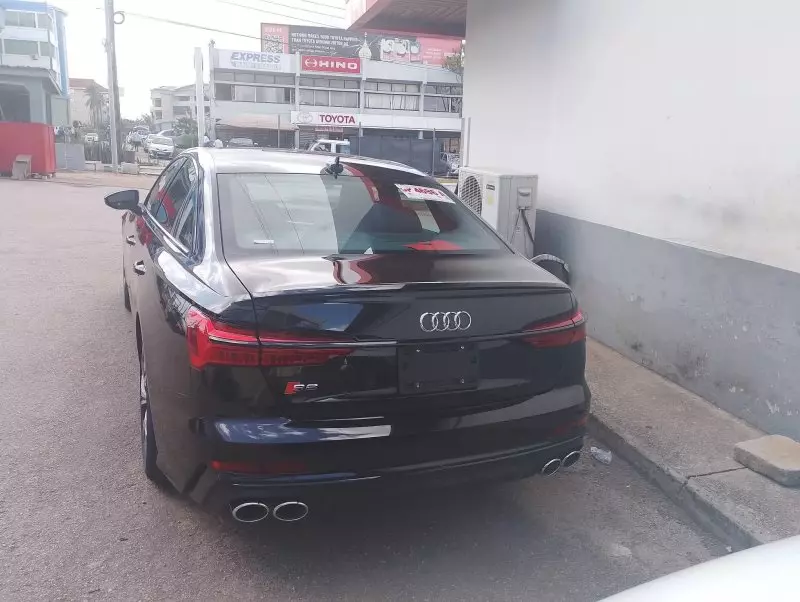 Audi S6   - 2025
