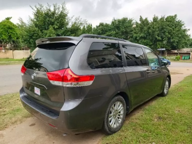 Toyota Sienna   - 2014
