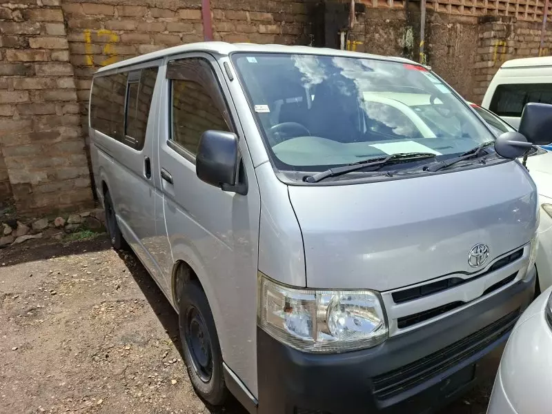 Toyota Hiace   - 2013
