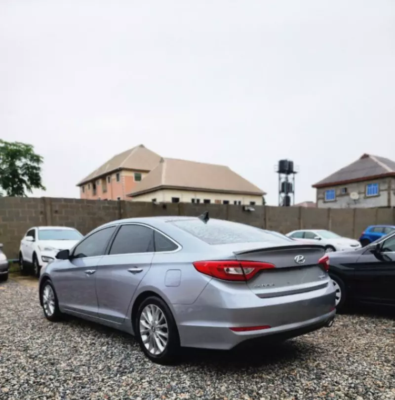 Hyundai Sonata   - 2014