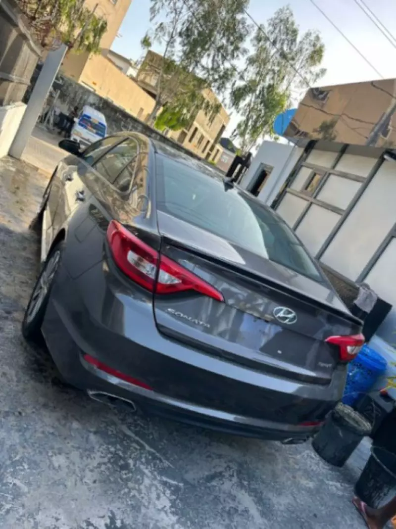 Hyundai Sonata   - 2015