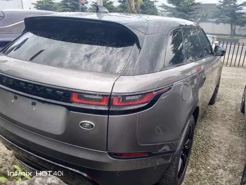 Land Rover Range Rover Velar   - 2021