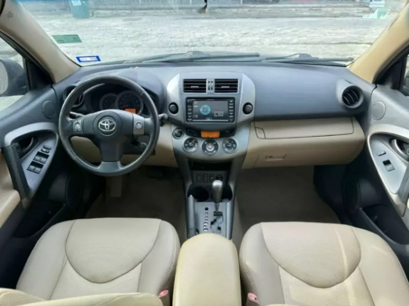 Toyota RAV4   - 2011