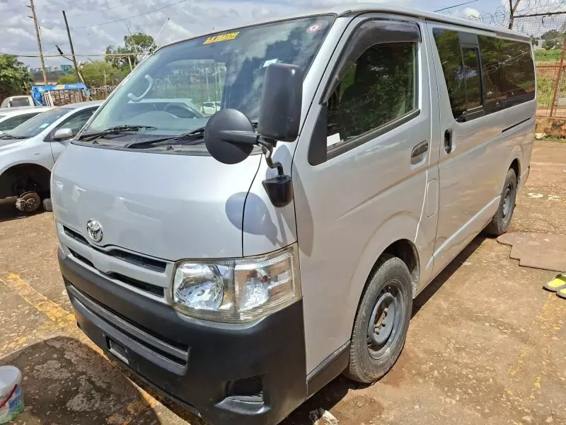 Toyota Hiace   - 2013