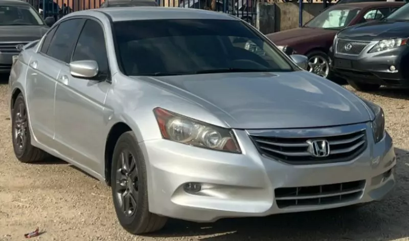 Honda Accord   - 2011
