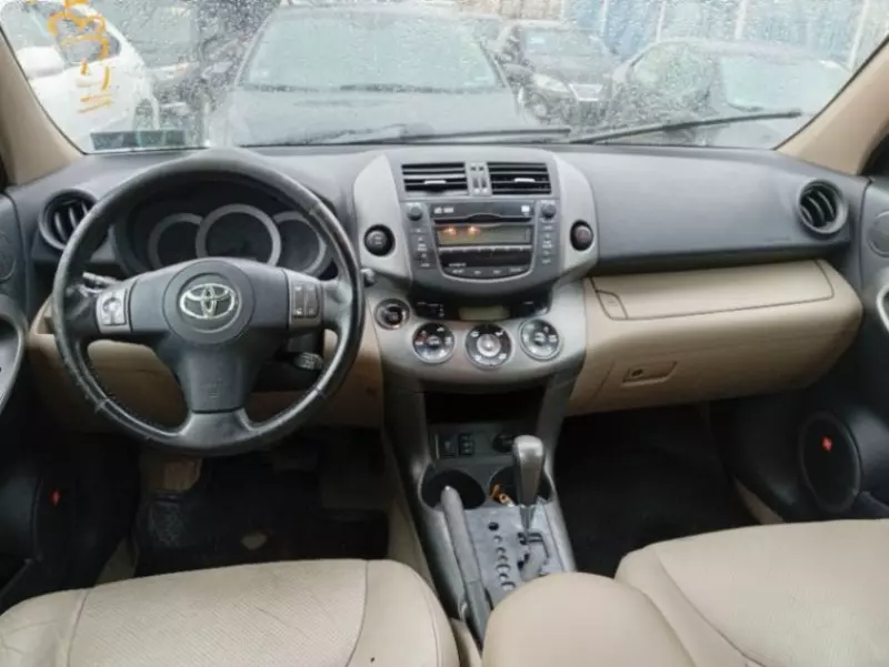 Toyota RAV 4   - 2011