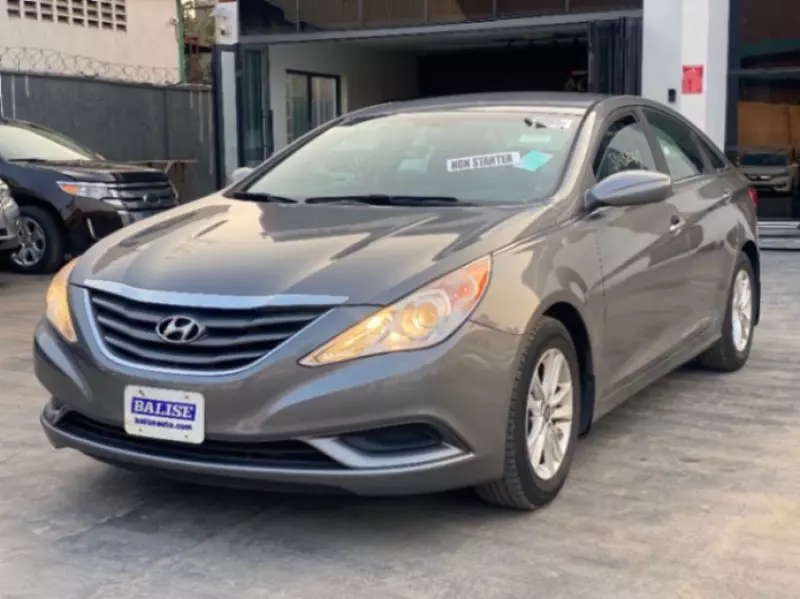 Hyundai Sonata   - 2012