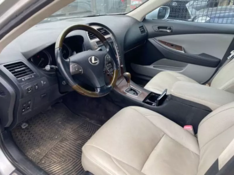 Lexus ES 350   - 2010