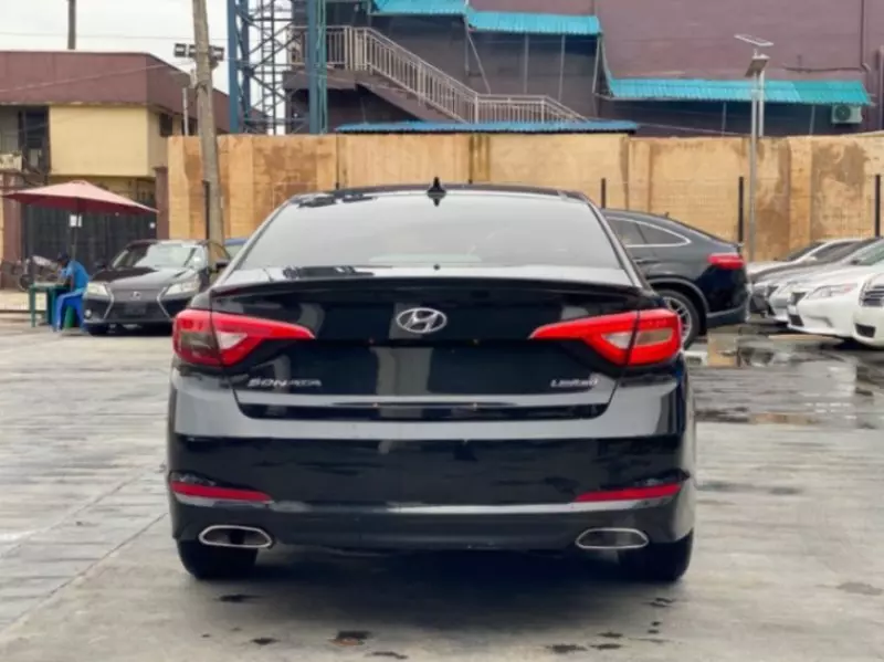 Hyundai Sonata   - 2015