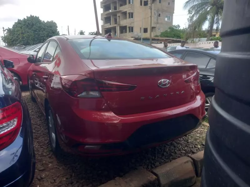 Hyundai Elantra   - 2020