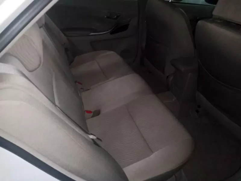 Toyota Premio    - 2010